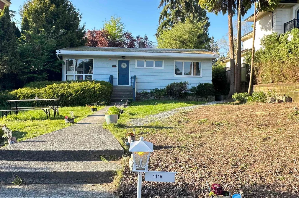 House for sale at 1115 Haywood Avenue West Vancouver British Columbia - MLS: R3121290