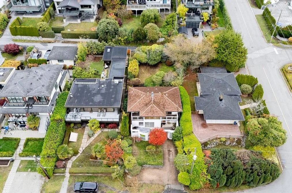 1115 Ottaburn Road, West Vancouver, BC - House for Sale - Photo 19 of 28