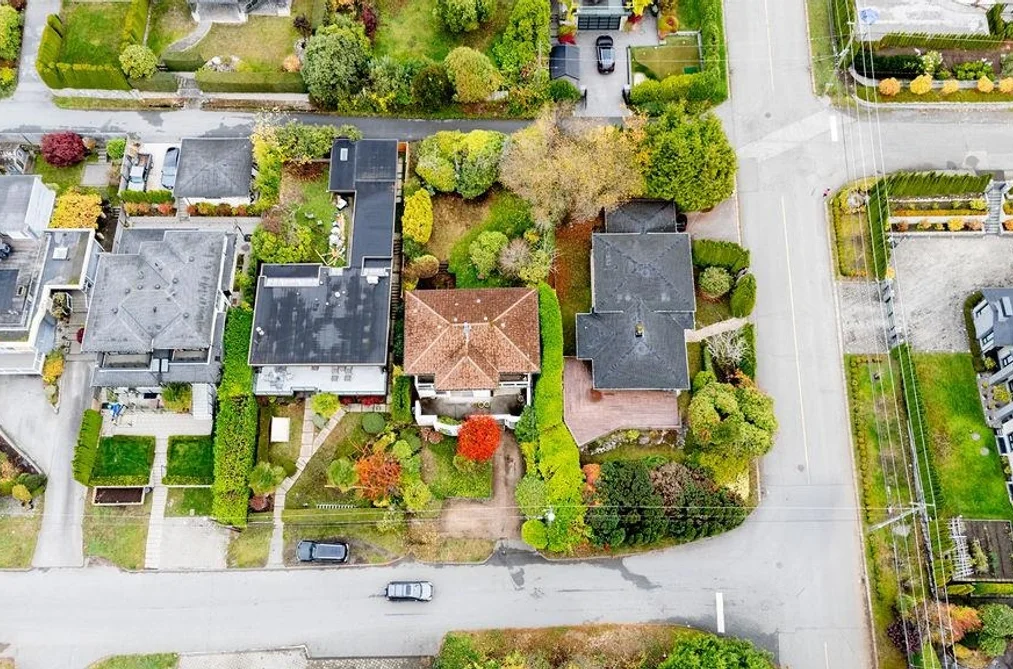 1115 Ottaburn Road, West Vancouver, BC - House for Sale - Photo 20 of 28