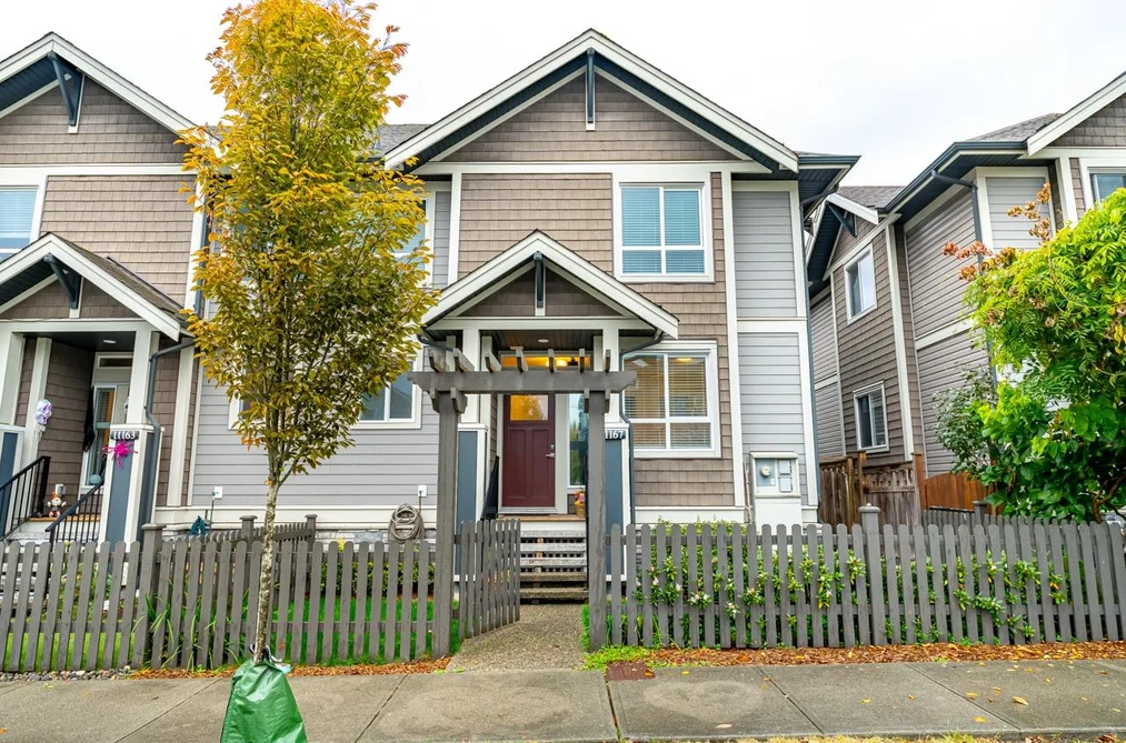 Row House (Non-Strata) for sale at 11167 240th Street Maple Ridge British Columbia - MLS: R3096173