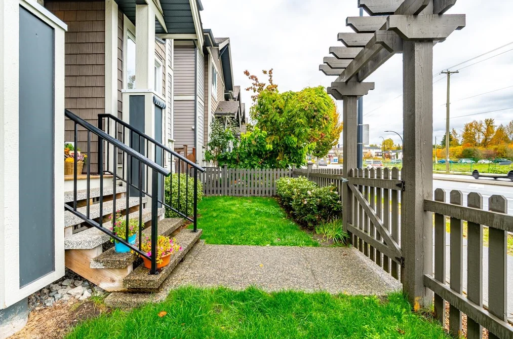 11167 240TH STREET, Maple Ridge BC V2W 0H7, Maple Ridge BC — Residential for Sale - Photo 2