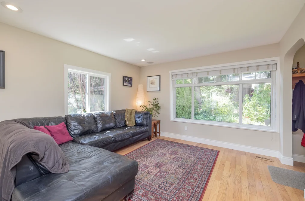 1119 CLOVERLEY STREET, North Vancouver BC V7L 1N7, North Vancouver BC — Residential for Sale - Photo 2