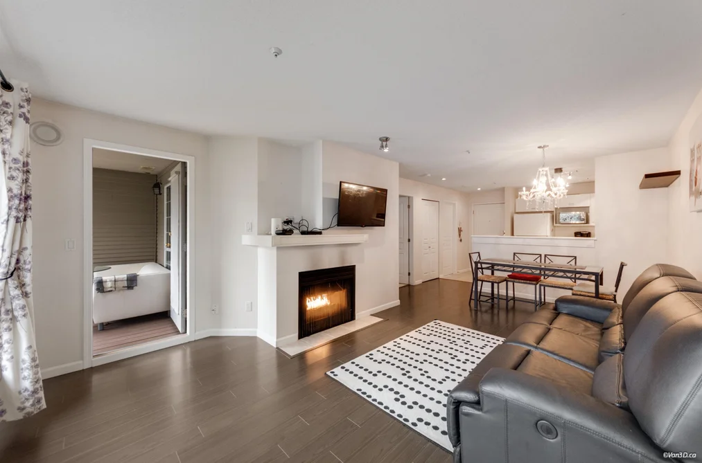Condo for sale at 112 1242 Town Centre Boulevard Coquitlam British Columbia - MLS: R3098666
