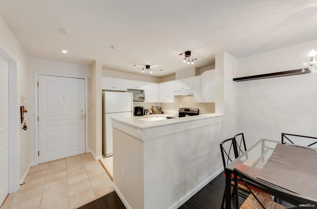 112 1242 TOWN CENTRE BOULEVARD, Coquitlam BC V3B 7R6, Coquitlam BC — Residential for Sale - Photo 4