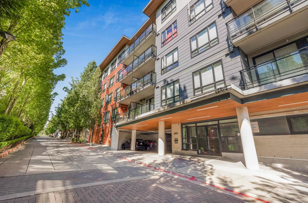 Condo for sale at 112 13931 Fraser Highway Surrey British Columbia - MLS: R3125924