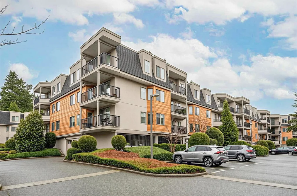 Condo for sale at 112 1720 Southmere Crescent Surrey British Columbia - MLS: R3109956