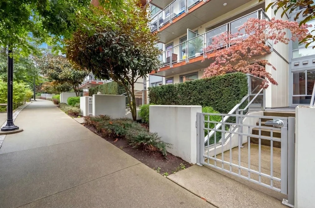 Condo for sale at 112 1768 Gilmore Avenue Burnaby British Columbia - MLS: R3162074