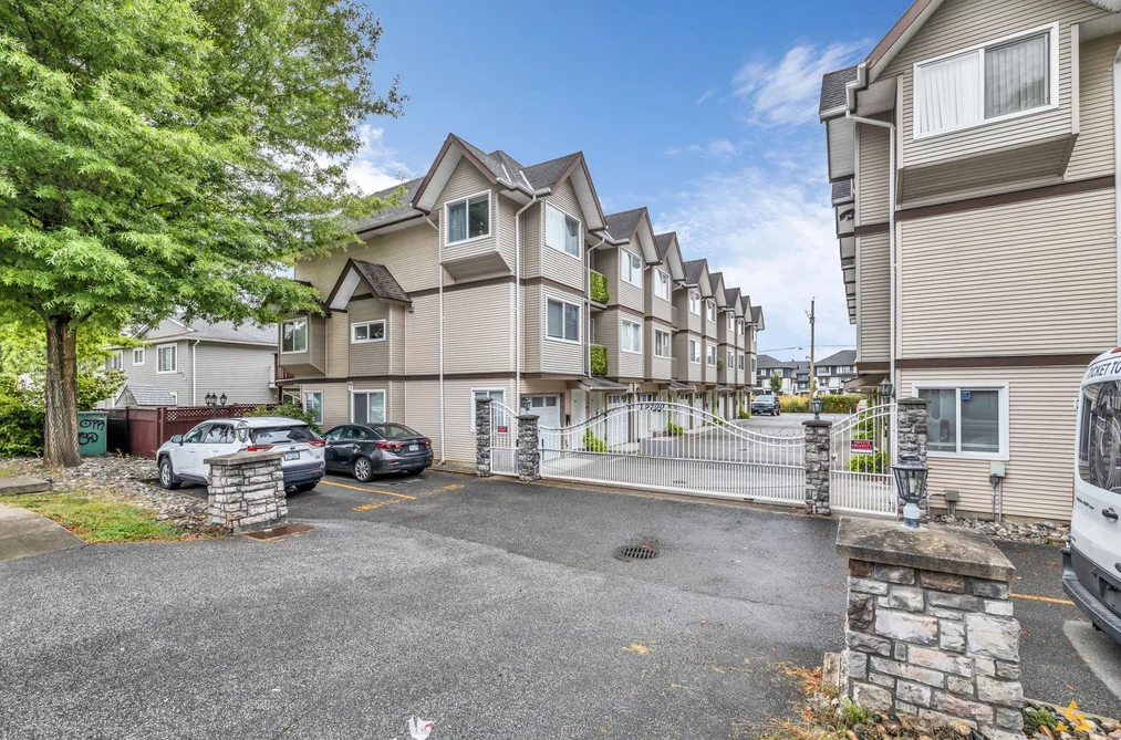 Townhouse for sale at 112 19700 56 Avenue Langley British Columbia - MLS: R3100765