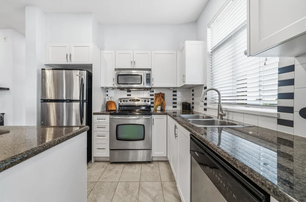 112 2330 WILSON AVENUE, Port Coquitlam BC V3C 1Z6, Port Coquitlam BC — Residential for Sale - Photo 2