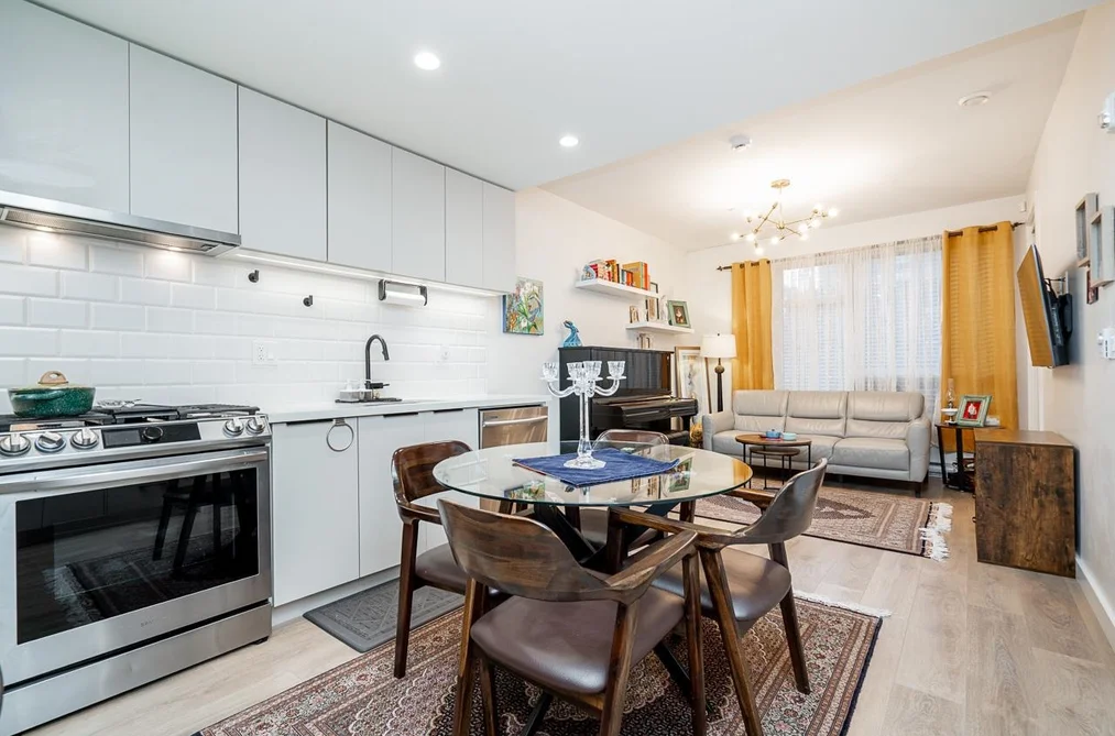 Condo for sale at 112 3038 St. George Street Port Moody British Columbia - MLS: R3112483