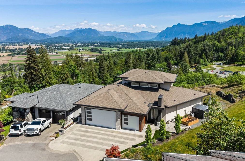House for sale at 112 51075 Falls Court Chilliwack British Columbia - MLS: R3122724