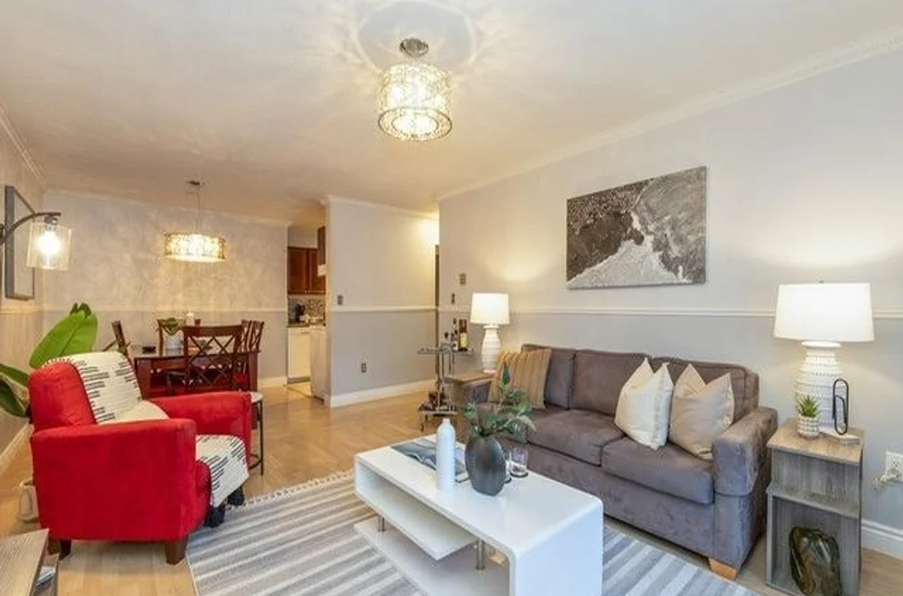 Condo for sale at 112 6105 Kingsway Burnaby British Columbia - MLS: R3138588