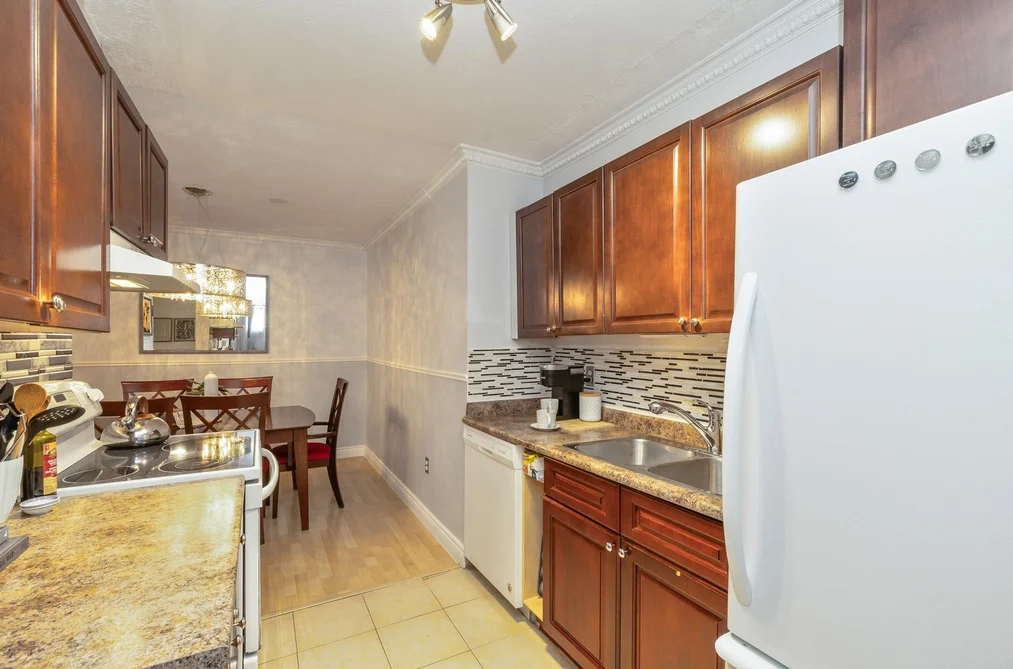 112 6105 KINGSWAY, Burnaby BC V5J 5C7, Burnaby BC — Residential for Sale — Photo 13 of 21
