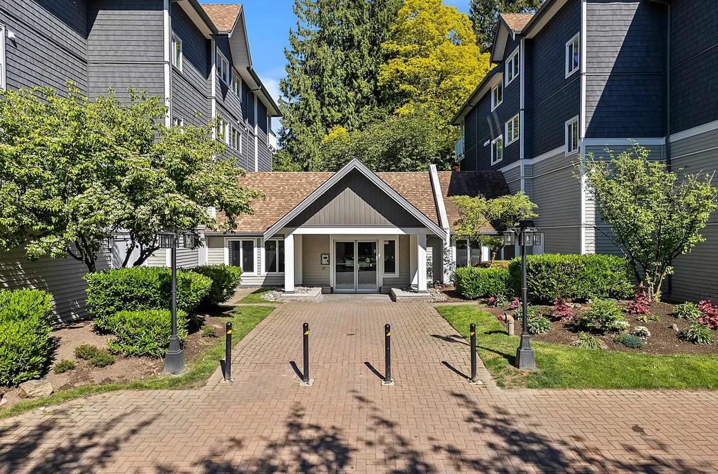 Condo for sale at 112 9650 148 Street Surrey British Columbia - MLS: R3125474