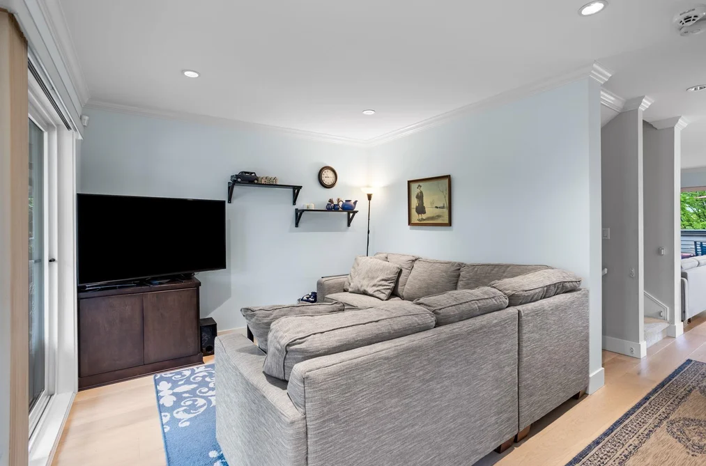 1121 ST. ANDREWS AVENUE, North Vancouver BC V7L 0A6, North Vancouver BC — Residential for Sale - Photo 2