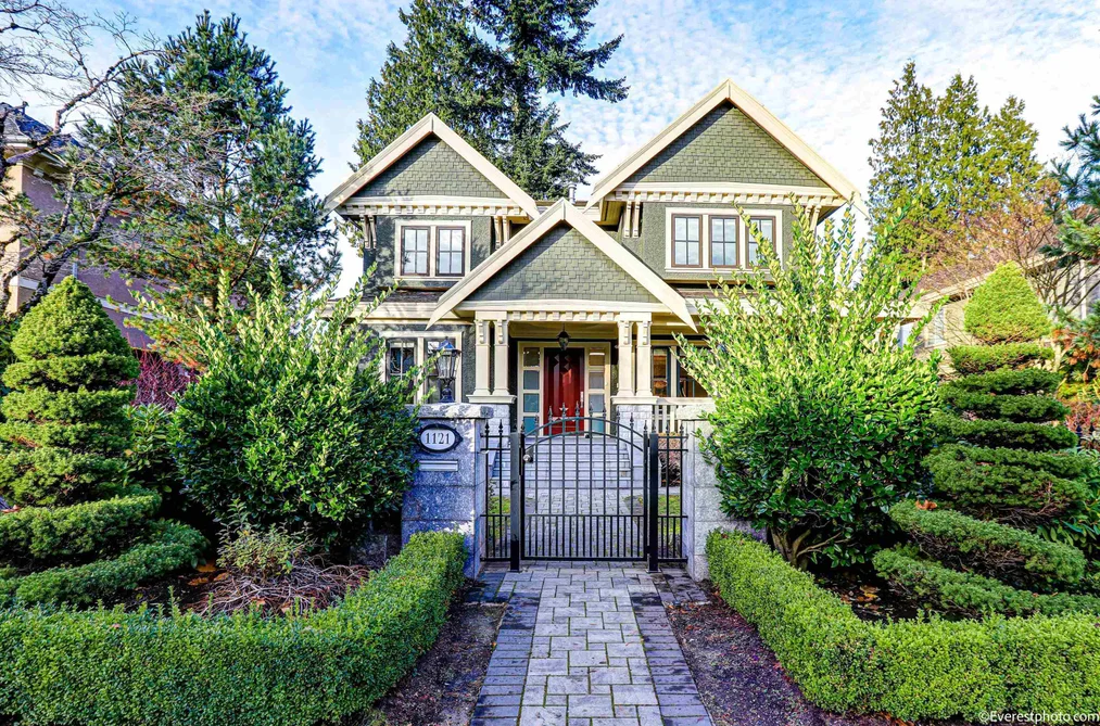 House for sale at 1121 W 39th Avenue Vancouver British Columbia - MLS: R3134624