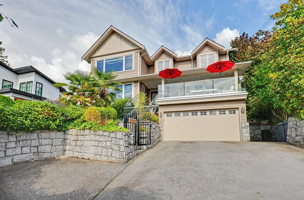 House for sale at 1123 Ioco Road Port Moody British Columbia - MLS: R3162427