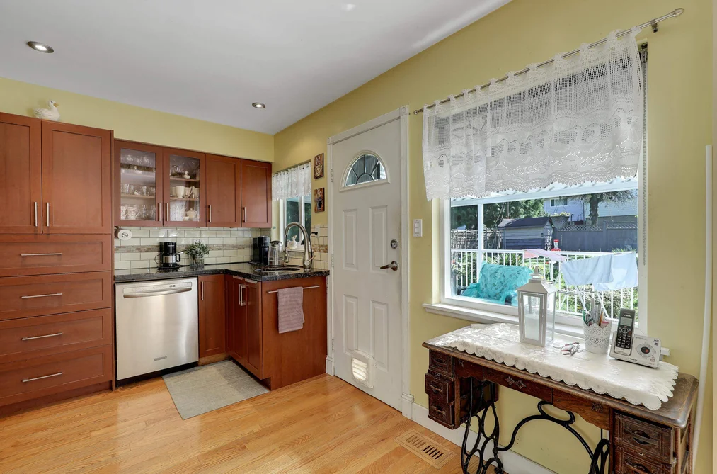 11230 LANSDOWNE DRIVE, Surrey BC V3R 4Z7, Surrey BC — Residential for Sale - Photo 4