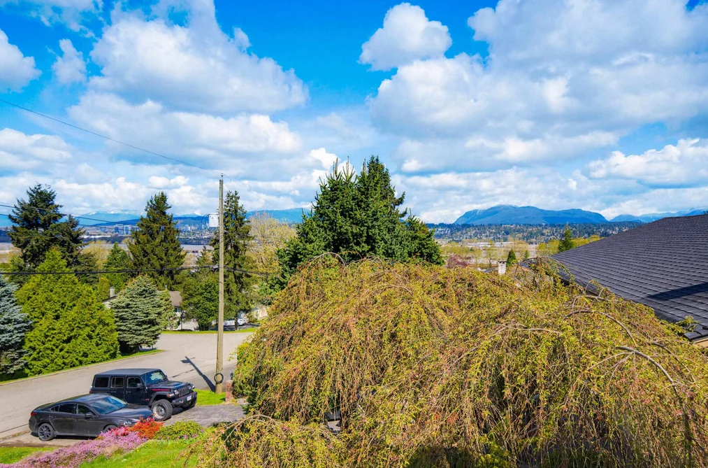 11236 135 STREET, Surrey BC V3R 2Z7, Surrey BC — Residential for Sale - Photo 2