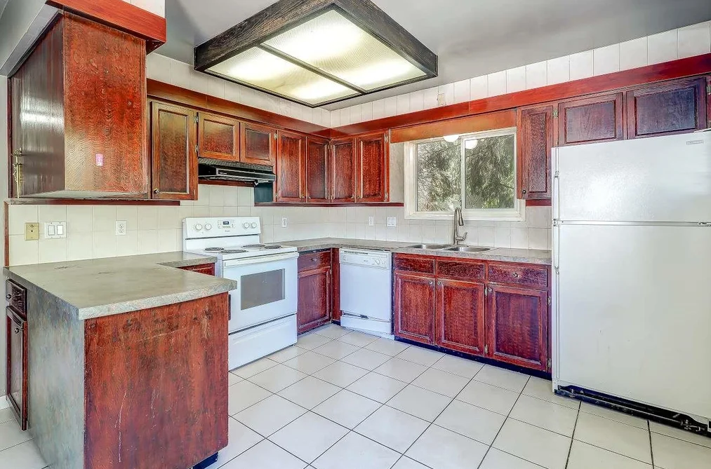 11243 136 STREET, Surrey BC V3R 3B8, Surrey BC — Residential for Sale - Photo 2