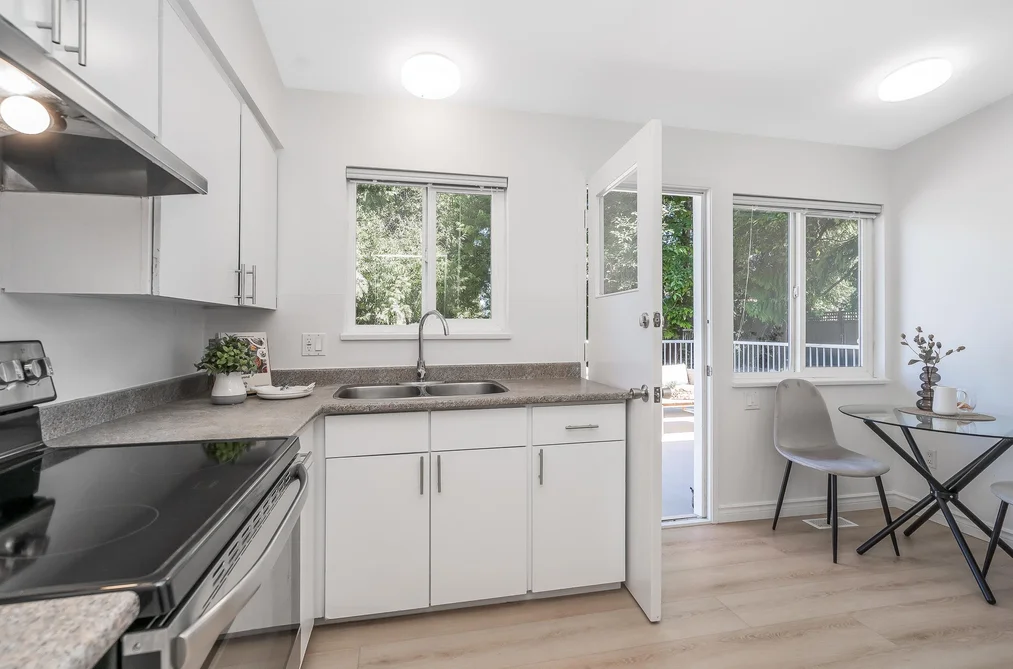 11291 REGAL DRIVE, Surrey BC V3V 2S5, Surrey BC — Residential for Sale — Photo 3 of 40