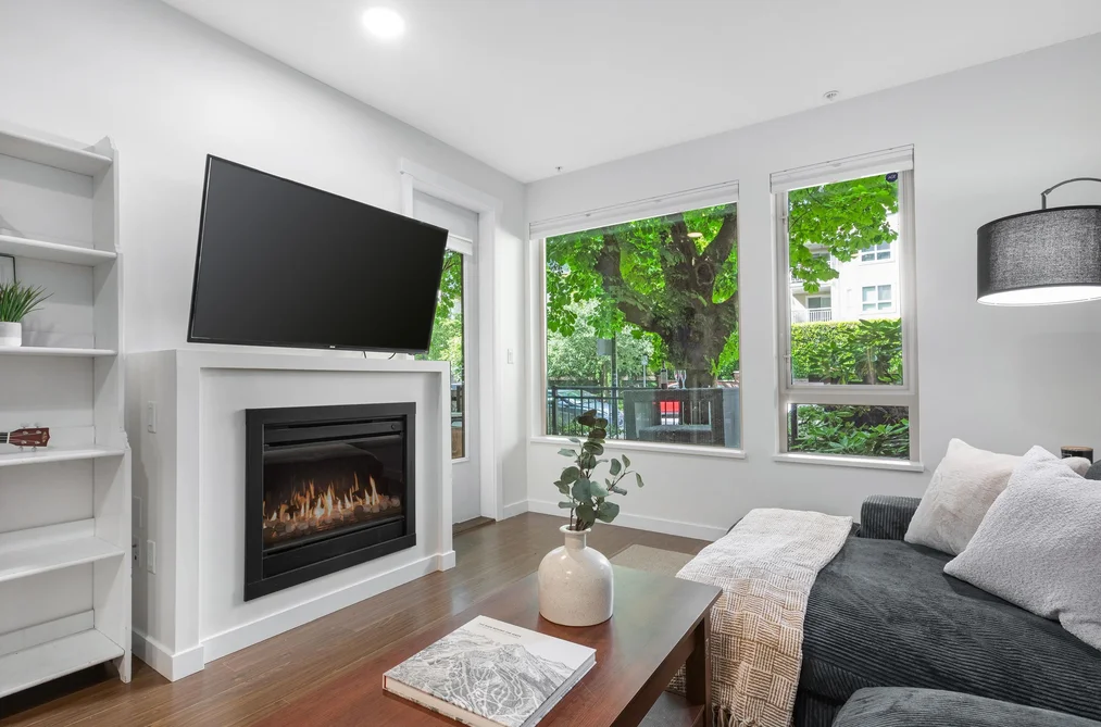 113 119 W 22ND STREET, North Vancouver BC V7M 0B4, North Vancouver BC — Residential for Sale - Photo 2