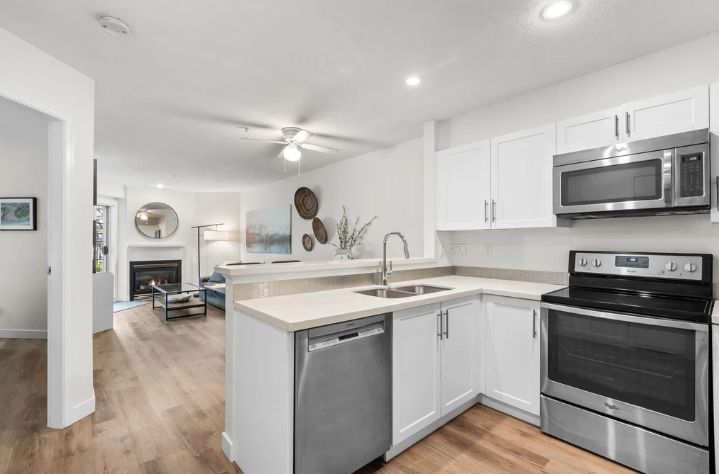 113 147 E 1ST STREET, North Vancouver BC V7L 1B2, North Vancouver BC — Residential for Sale - Photo 7
