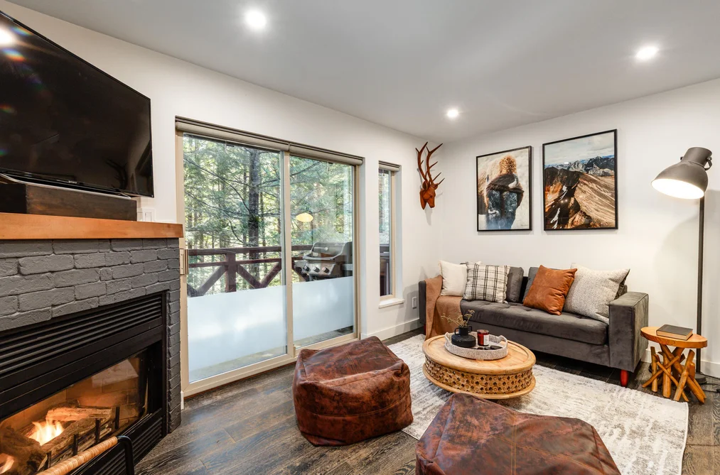 113 3070 HILLCREST DRIVE, Whistler BC V8E 0V1, Whistler BC — Residential for Sale - Photo 2