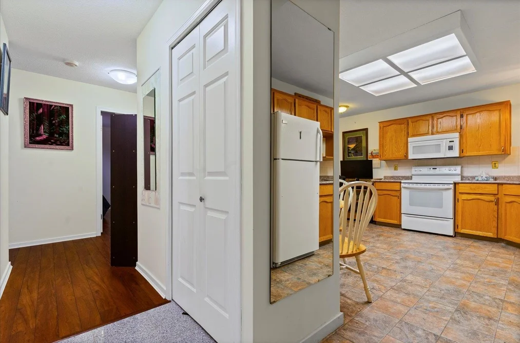 113 33030 GEORGE FERGUSON WAY, Abbotsford BC V2S 6Y2, Abbotsford BC — Residential for Sale - Photo 5