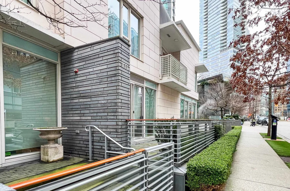 1133 W CORDOVA STREET, Vancouver BC V6C 0A1, Vancouver BC — Residential for Sale - Photo 3
