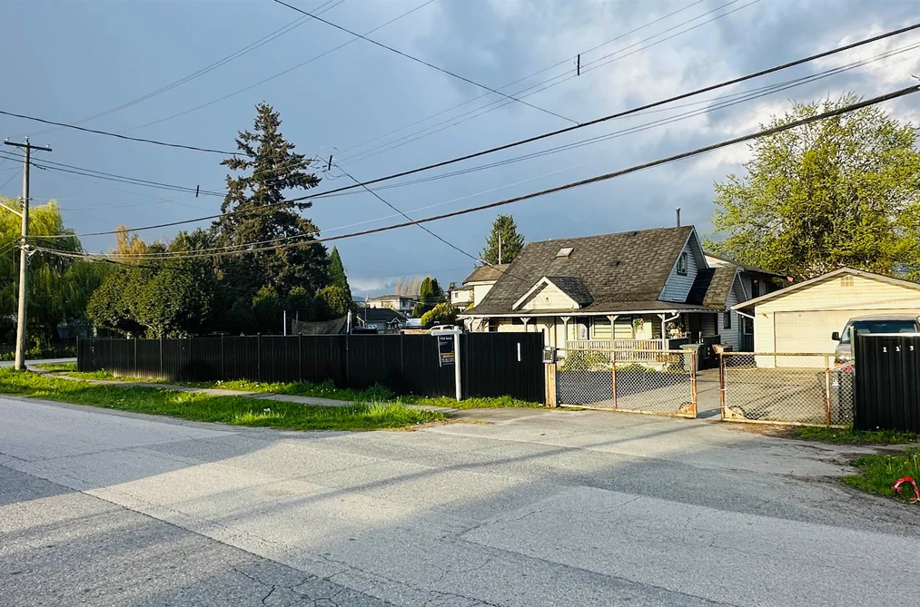 House for sale at 11332 124 Street Surrey British Columbia - MLS: R3109676