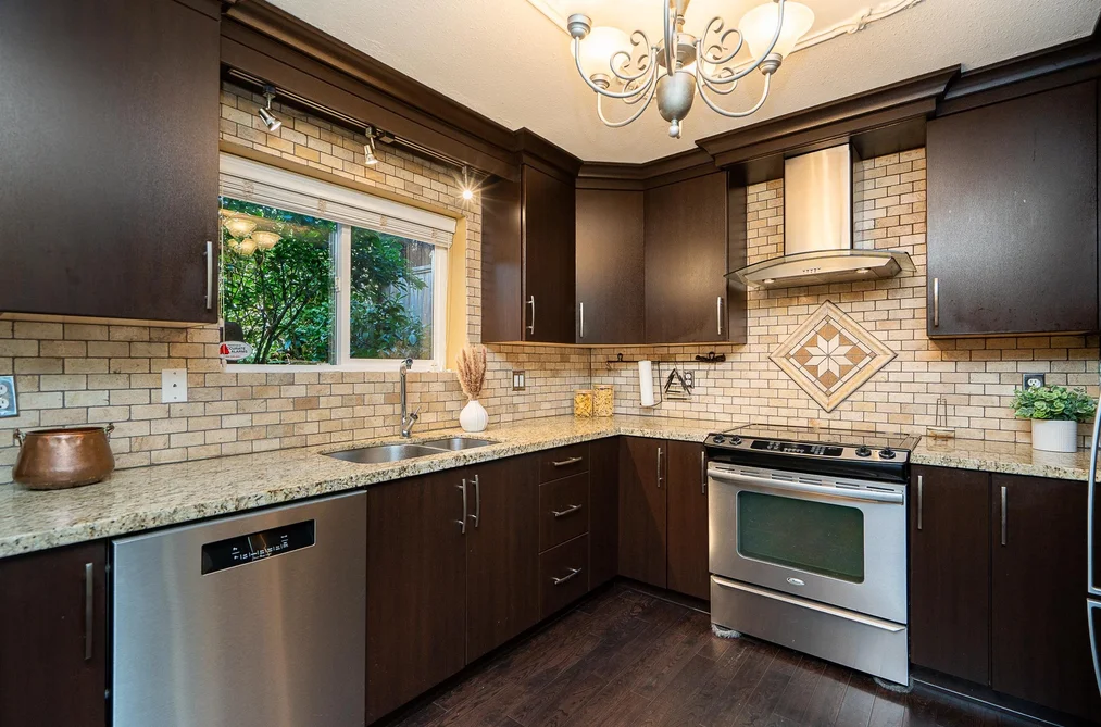 1135 Vanier Avenue, Coquitlam, BC - Half Duplex for Sale - Photo 9 of 40 1135 Vanier Avenue, Coquitlam, BC - Half Duplex for Sale - Photo 9 of 40