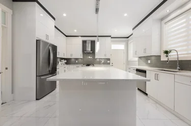 1135 Yorston Crt, Burnaby, BC - MLS: R3171809