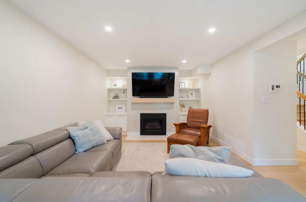 1139 HERITAGE BOULEVARD, North Vancouver BC V7J 3G8, North Vancouver BC — Residential for Sale - Photo 2