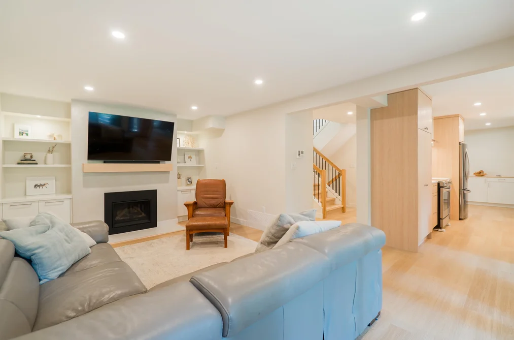 1139 HERITAGE BOULEVARD, North Vancouver BC V7J 3G8, North Vancouver BC — Residential for Sale — Photo 5 of 40