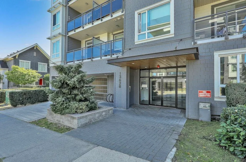 Condo for sale at 114 13628 81a Avenue Surrey British Columbia - MLS: R3160161