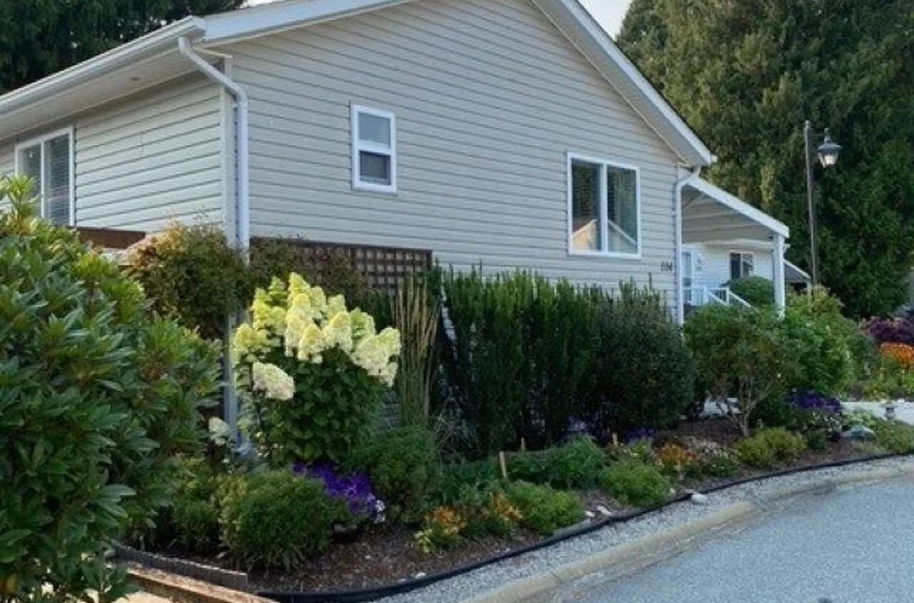 Manufactured Home for sale at 114 4510 Sunshine Coast Highway Sechelt British Columbia - MLS: R3153589