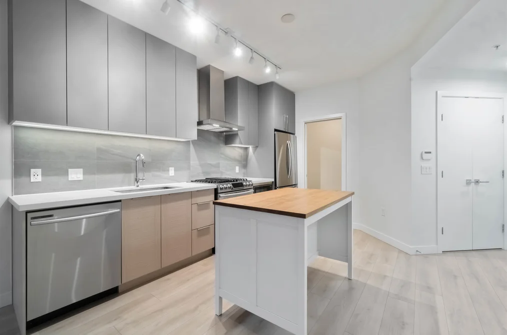 Condo for sale at 114 603 Regan Avenue Coquitlam British Columbia - MLS: R3093448
