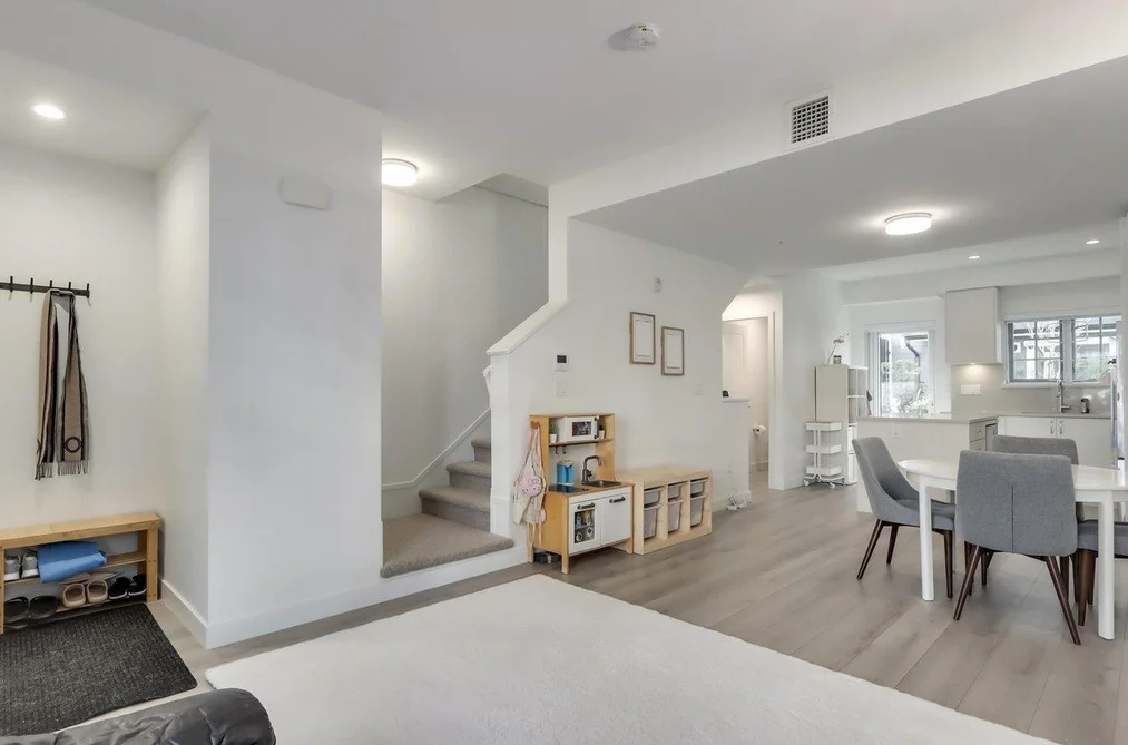 114 678 FAIRVIEW STREET, Coquitlam BC V3J 0N1, Coquitlam BC — Residential for Sale - Photo 4