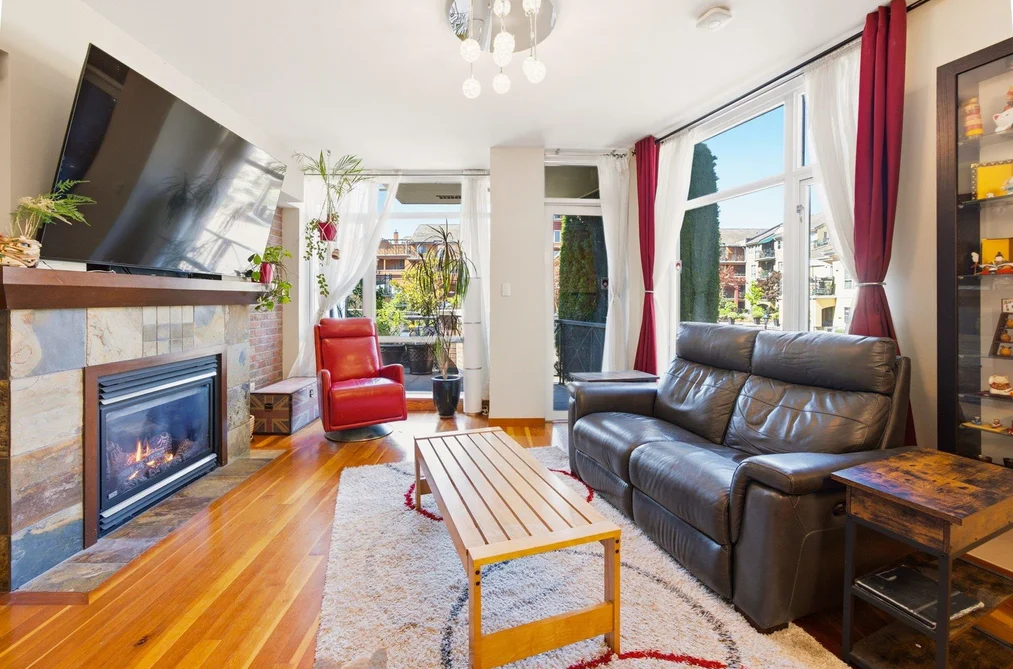 114 8 RENAISSANCE SQUARE, New Westminster BC V3M 7A9, New Westminster BC — Residential for Sale — Photo 10 of 40