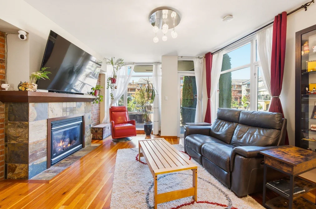 114 8 RENAISSANCE SQUARE, New Westminster BC V3M 7A9, New Westminster BC — Residential for Sale — Photo 11 of 40