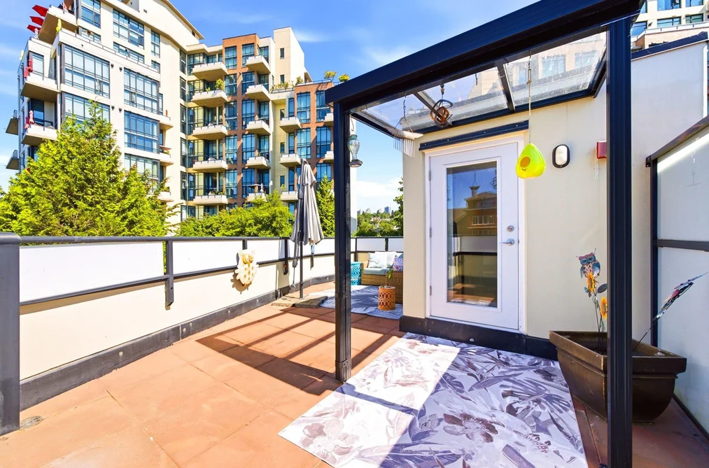 114 8 RENAISSANCE SQUARE, New Westminster BC V3M 7A9, New Westminster BC — Residential for Sale — Photo 33 of 40