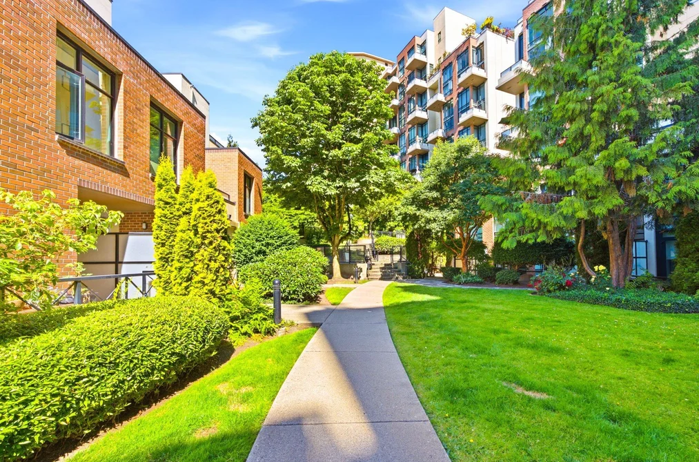 114 8 RENAISSANCE SQUARE, New Westminster BC V3M 7A9, New Westminster BC — Residential for Sale — Photo 37 of 40