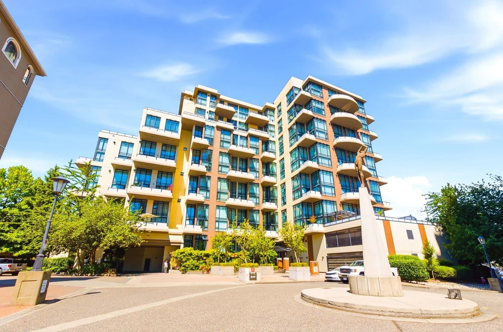 114 8 RENAISSANCE SQUARE, New Westminster BC V3M 7A9, New Westminster BC — Residential for Sale — Photo 38 of 40