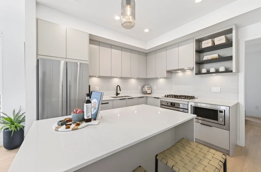 Condo for sale at 114 921 Grant Street Coquitlam British Columbia - MLS: R3140013