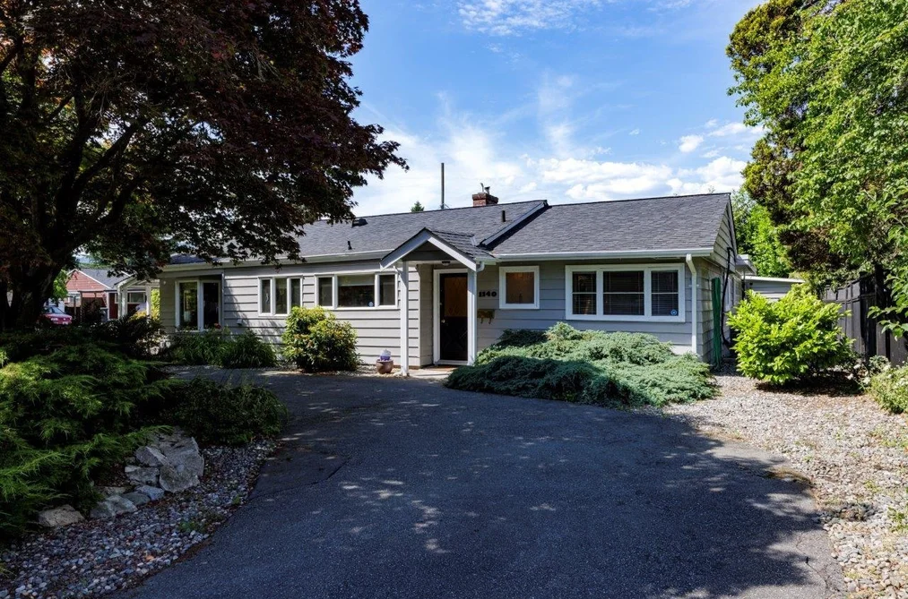 House for sale at 1140 Pinewood Crescent North Vancouver British Columbia - MLS: R3141381