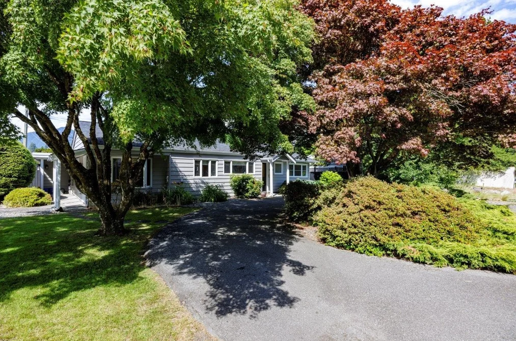 1140 PINEWOOD CRESCENT, North Vancouver BC V7P 1E8, North Vancouver BC — Residential for Sale — Photo 4 of 28