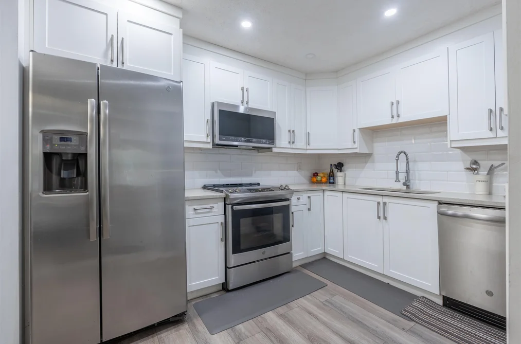 Condo for sale at 115 10698 151a Street Surrey British Columbia - MLS: R3111479