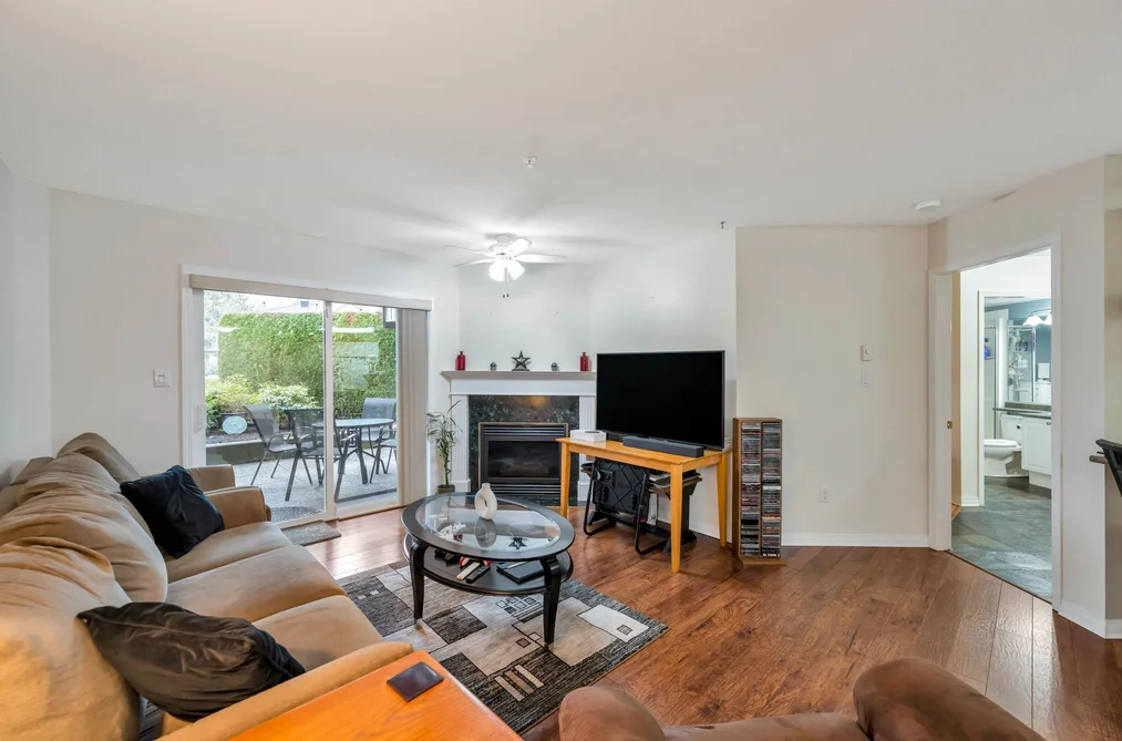Condo for sale at 115 22150 48 Avenue Langley British Columbia - MLS: R3094742