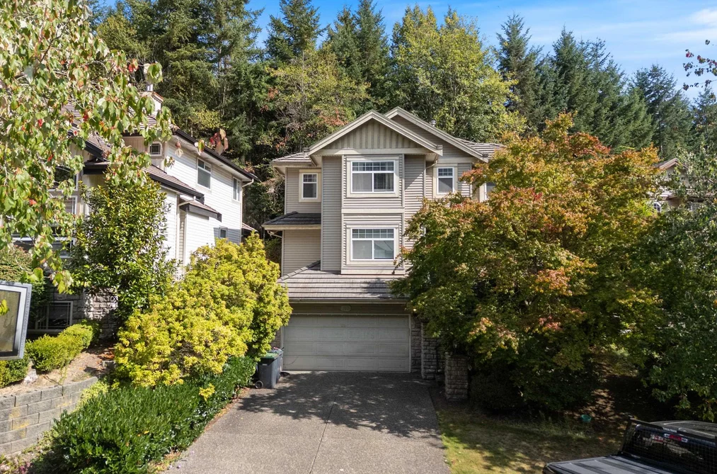 115 Eagle Pass, Port Moody, BC - MLS: R3164957 - Photo 3 115 Eagle Pass, Port Moody, BC - MLS: R3164957 - Photo 3